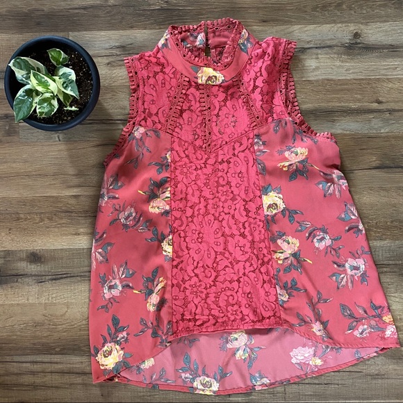 Sleeveless Pink floral Blouse - Picture 1 of 7